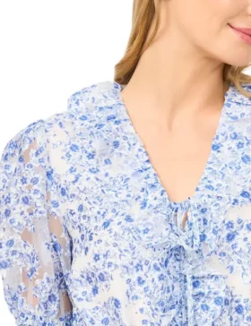 CLARISE Floral Ruffled V-Neck Cropped Blouse