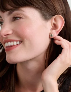 SOLETIA Solitaire Sparkle Crystal Stud Earrings